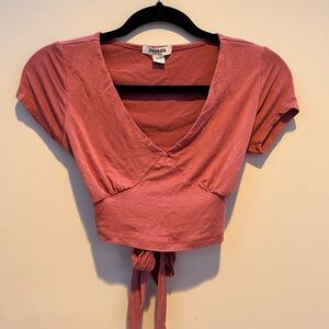 Tillys RSQ tie back rose cropped shirt size xs